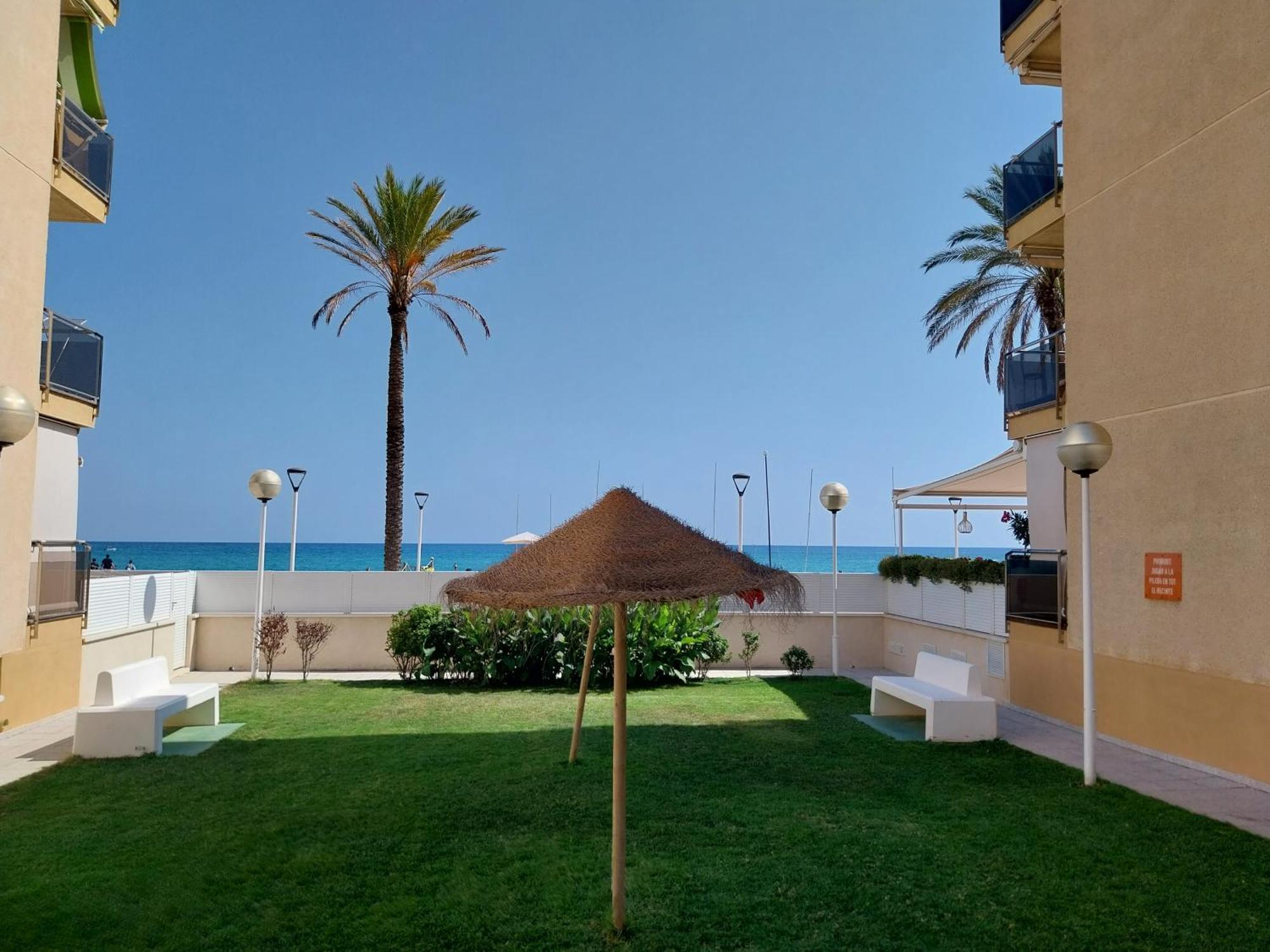 Calafell Beach Experience- Calafell Playa المظهر الخارجي الصورة